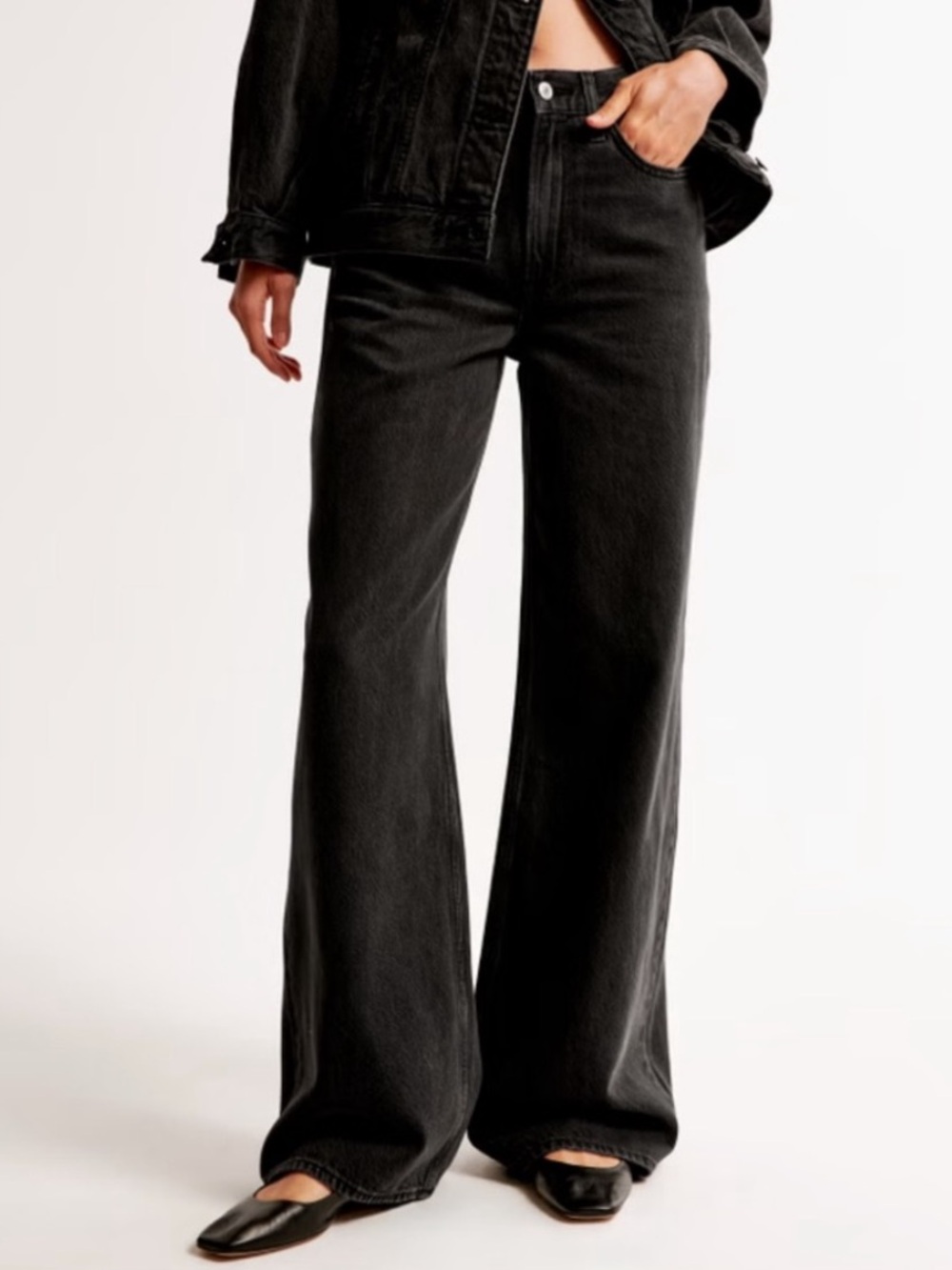 NWT Abercrombie and Fitch Black Wide-Leg High Rise Jeans NWT Size: 28